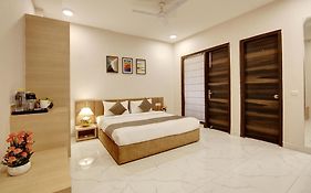 Limewood Stay - Fortis Hospital